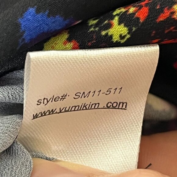 Yumi Kim Lizzie Button Up Front Floral Blouse Size XS NWT - Picture 9 of 11